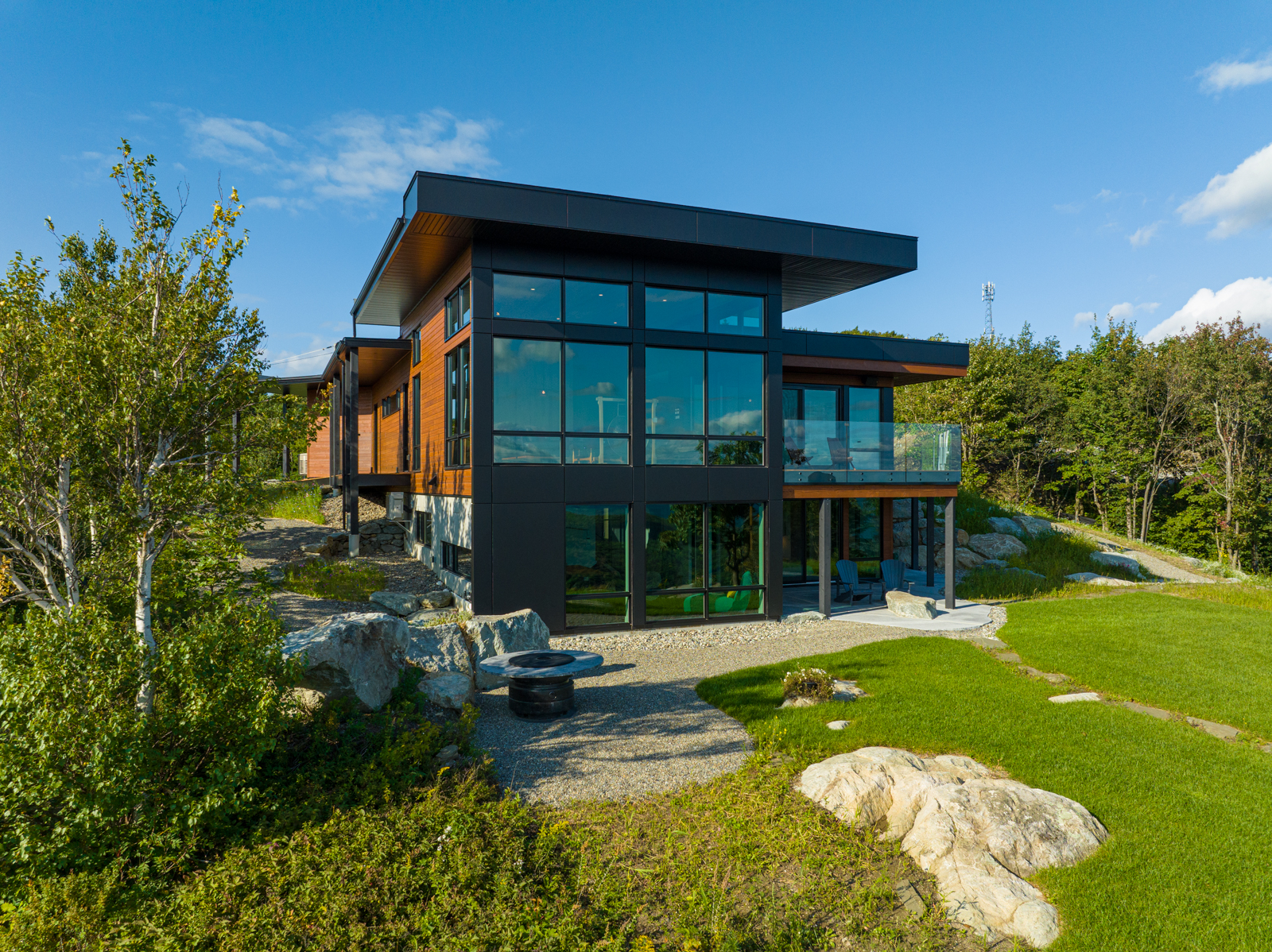 modern house estrie